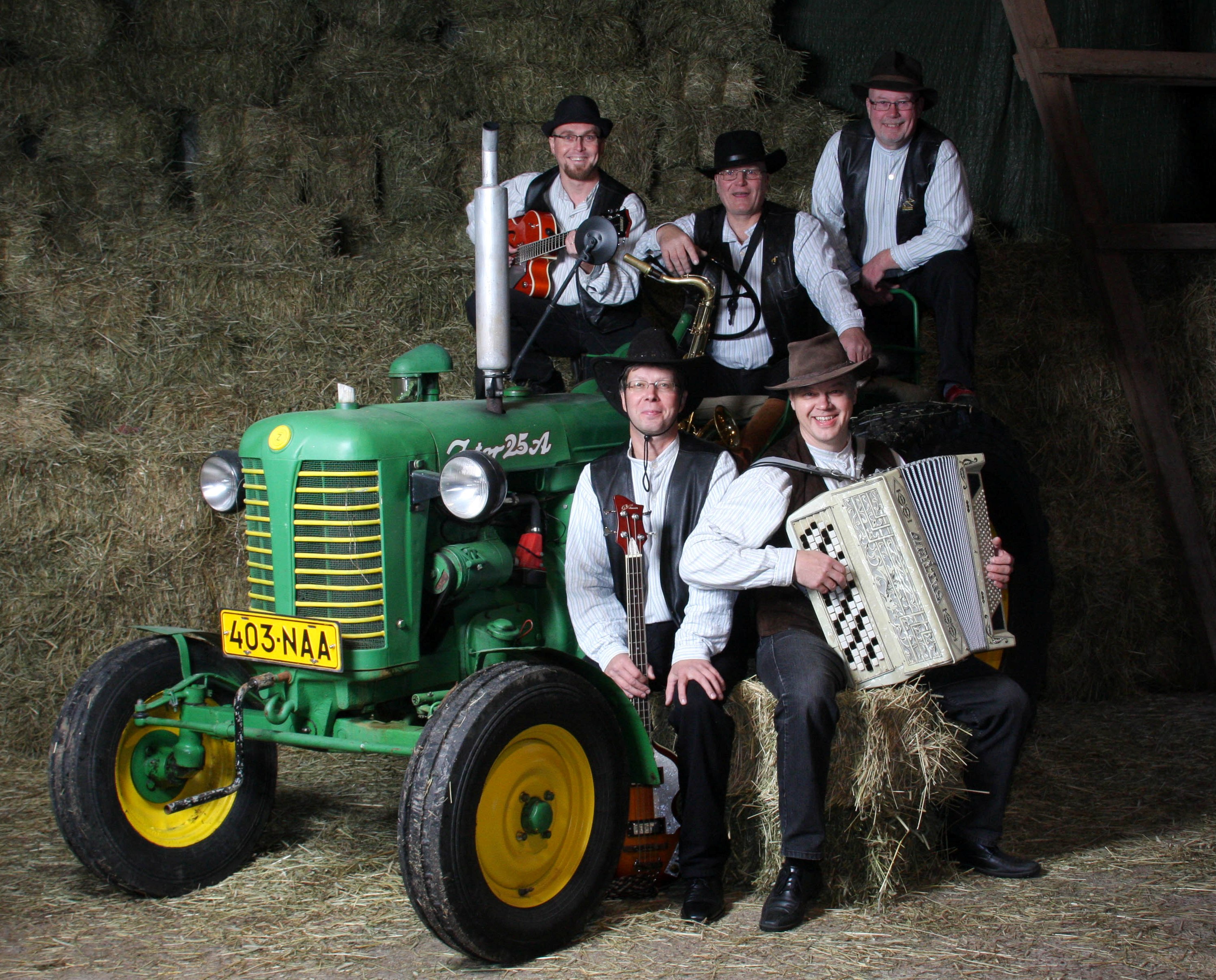 Finnish dance band Jari  Taika to play in Hanoi